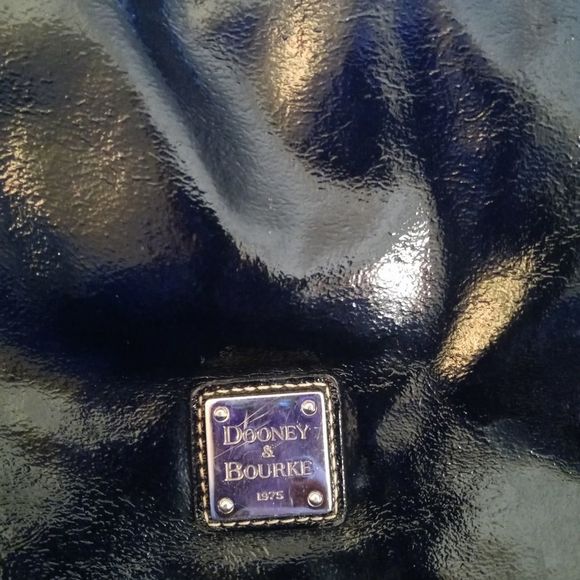 Dooney & Bourke❤Tote Shoulder Bag Black Patent Leather Gorgeous Bag - Picture 9 of 11